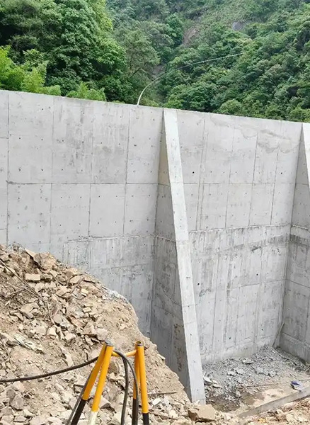 新乡新乡县重力式挡土墙